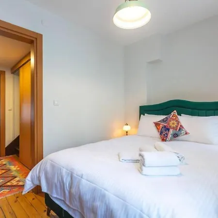 Apartment 5br - 2ba In Cihangir - Near Istiklal & Taksim *