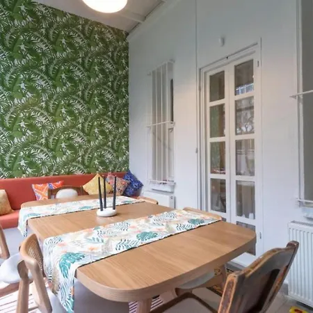Apartment 5br - 2ba In Cihangir - Near Istiklal & Taksim *