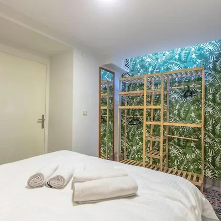 5br - 2ba In Cihangir - Near Istiklal & Taksim *
