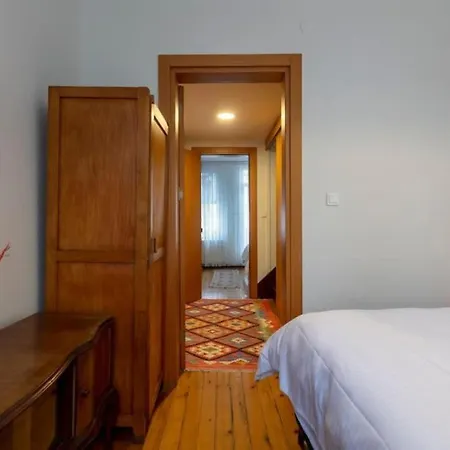 Apartment 5br - 2ba In Cihangir - Near Istiklal & Taksim Istanbul