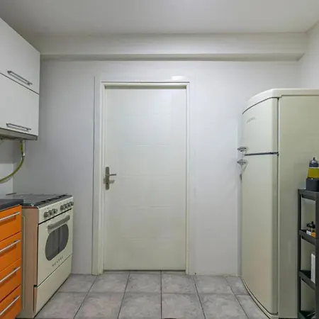 5br - 2ba In Cihangir - Near Istiklal & Taksim *