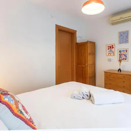 5br - 2ba In Cihangir - Near Istiklal & Taksim