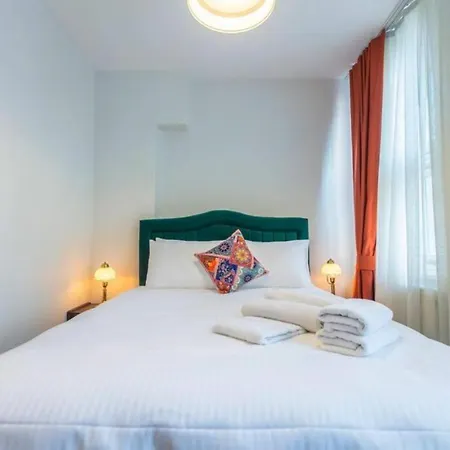 5br - 2ba In Cihangir - Near Istiklal & Taksim Διαμέρισμα Κωνσταντινούπολη